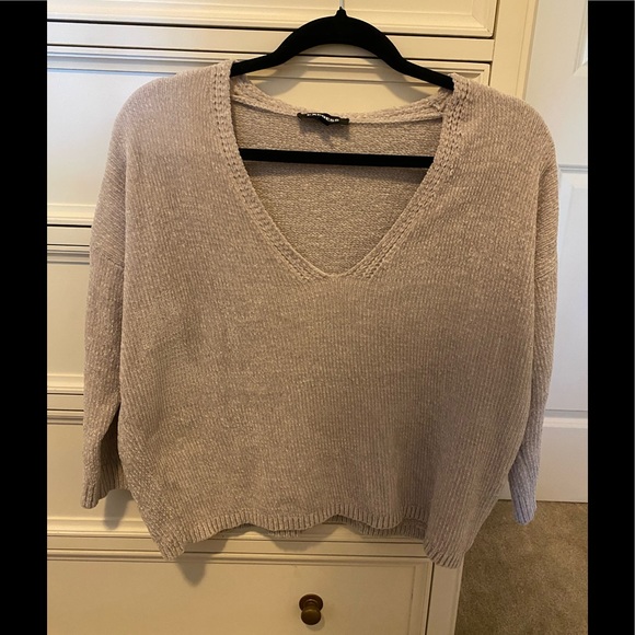 Black Express Cropped Boxy Sweater - Picture 1 of 1